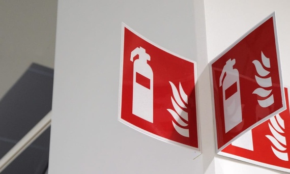 Jakie znaki stanowią element oznakowania przeciwpożarowego?