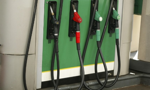 W jaki sprzęt przeciwpożarowy powinny być wyposażone stacje paliw?